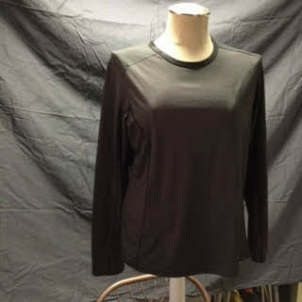 Columbia Omni dry titanium active top